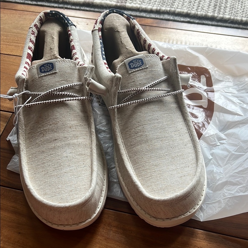 Hey Dude Men's Light Tan Loafers